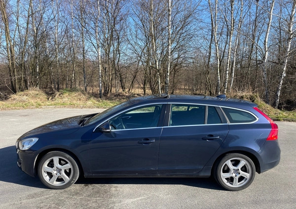 Volvo V60 cena 31900 przebieg: 205000, rok produkcji 2010 z Częstochowa małe 497